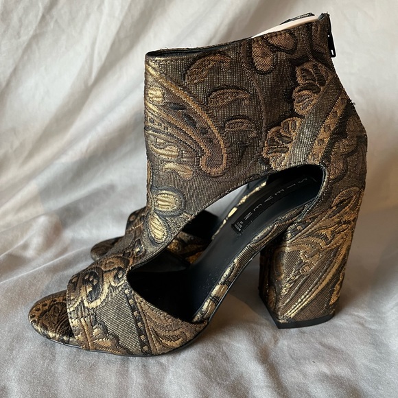 Steven by Steve Madden Women’s Black Gold Embroidered, Open Toe Heels Size 8.5 - Picture 4 of 4